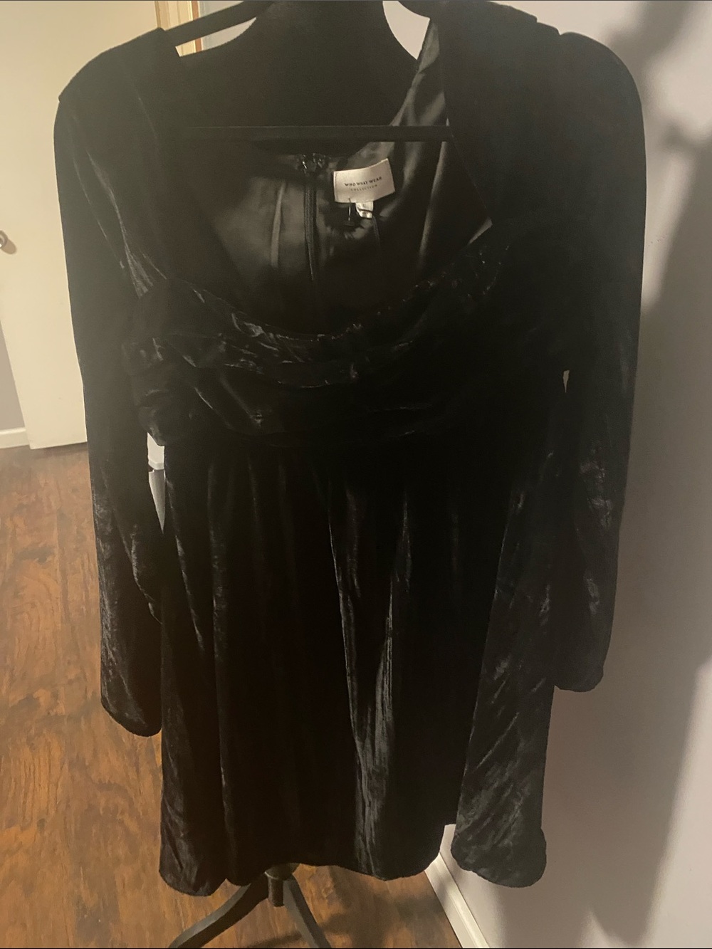 Who What Wear Black Velvet Long-Sleeve Empire Dress